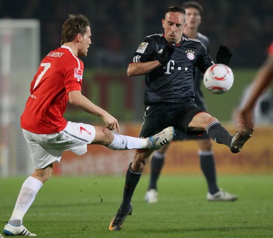 英赛三人并 英赛三人并