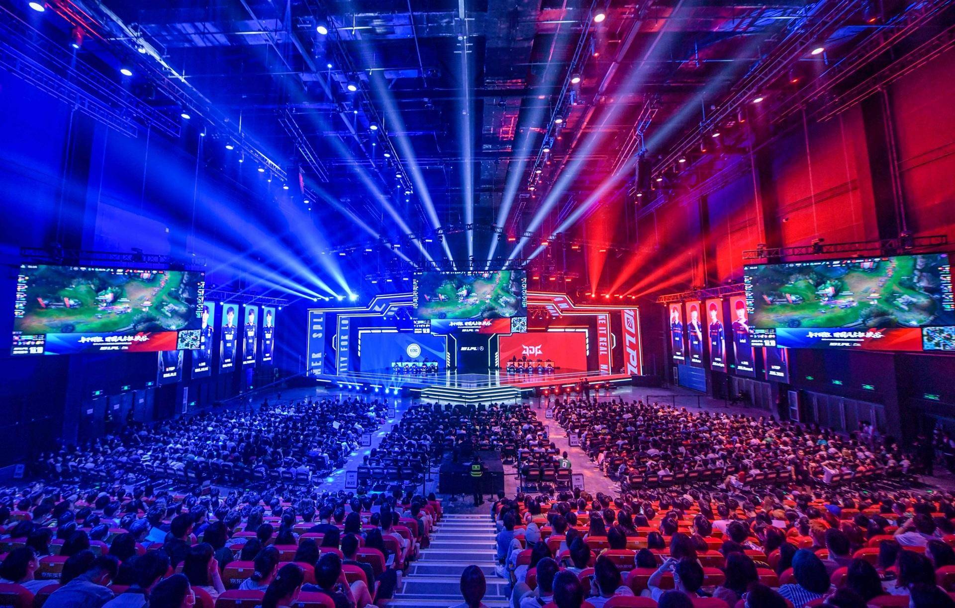 转会费的涨 转会费的涨