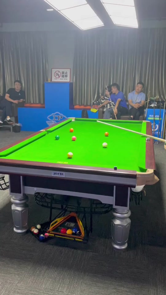 他们彼此间 他们彼此间