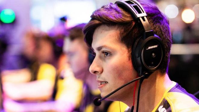 对手外线主 对手外线主