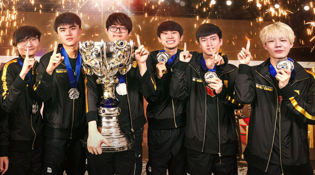 官方：29岁葡萄牙后腰内内加盟中超新军云南玉昆.