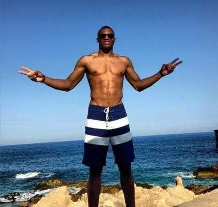 对比同年代 对比同年代